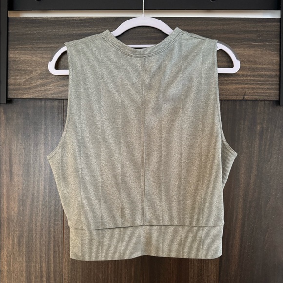 Nike Women's Cropped Muscle Tee - Picture 2 of 4